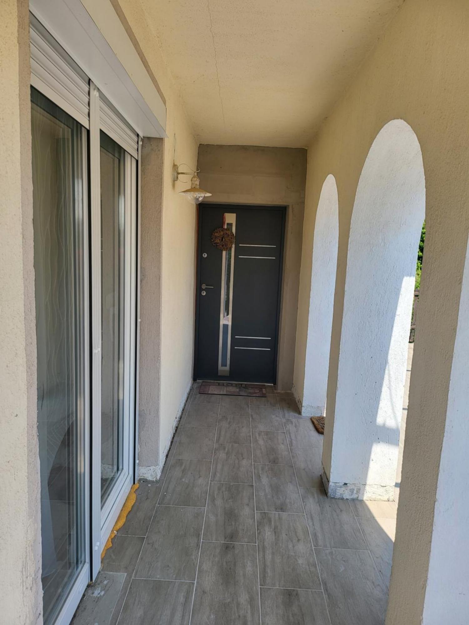 Apartment Kali Medence Kapuja 1 Zanka